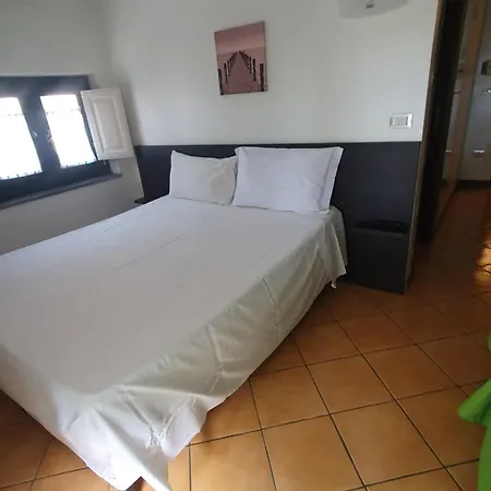 Hotel Poseidonia 3*